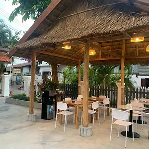 La Nuit De Laos Bed & Breakfast